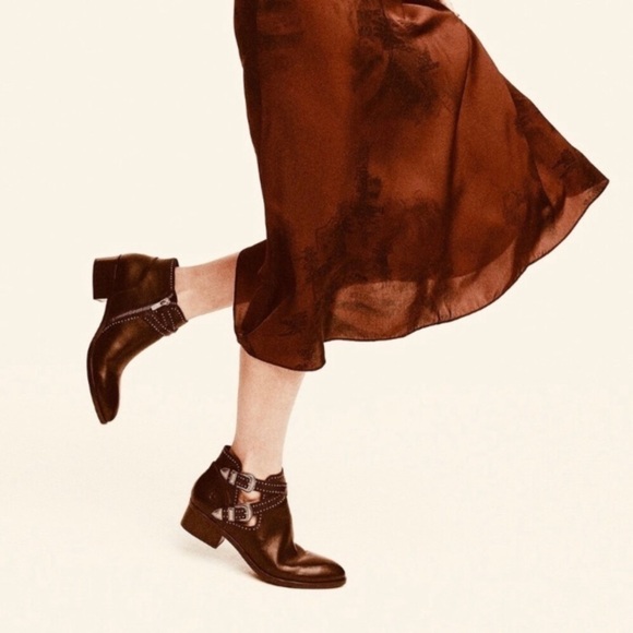 Frye Ray Cognac Leather Belt Western Ankle Bootie - Picture 15 of 15